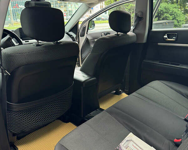 Серый Мицубиси Галант, объемом двигателя 2.4 л и пробегом 398 тыс. км за 5555 $, фото 41 на Automoto.ua