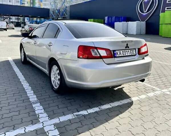 Серый Мицубиси Галант, объемом двигателя 2.38 л и пробегом 299 тыс. км за 3200 $, фото 3 на Automoto.ua