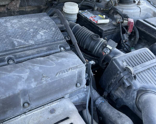 Серый Мицубиси Галант, объемом двигателя 2.4 л и пробегом 271 тыс. км за 3999 $, фото 19 на Automoto.ua