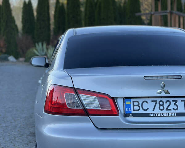 Серый Мицубиси Галант, объемом двигателя 2.4 л и пробегом 271 тыс. км за 3999 $, фото 1 на Automoto.ua