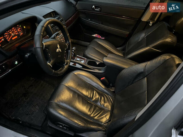 Серый Мицубиси Галант, объемом двигателя 2.4 л и пробегом 200 тыс. км за 4400 $, фото 10 на Automoto.ua