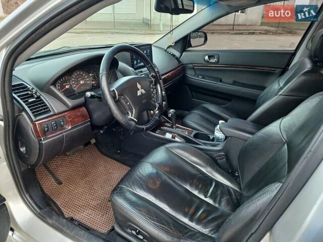 Серый Мицубиси Галант, объемом двигателя 2.4 л и пробегом 297 тыс. км за 6000 $, фото 7 на Automoto.ua