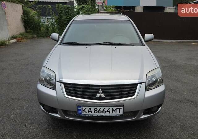 Сірий Міцубісі Галант, об'ємом двигуна 2.4 л та пробігом 181 тис. км за 6500 $, фото 1 на Automoto.ua