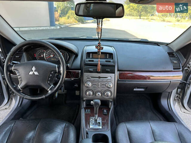 Серый Мицубиси Галант, объемом двигателя 2.38 л и пробегом 234 тыс. км за 5399 $, фото 29 на Automoto.ua