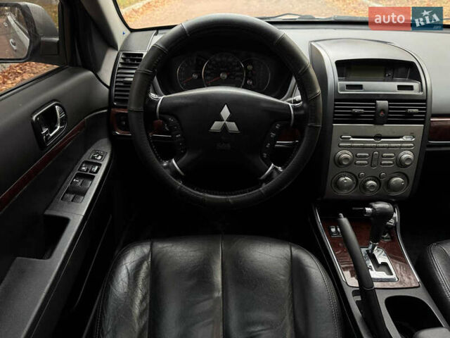 Серый Мицубиси Галант, объемом двигателя 2.38 л и пробегом 267 тыс. км за 3900 $, фото 4 на Automoto.ua