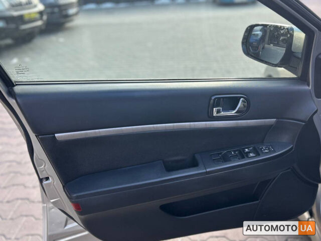 Серый Мицубиси Галант, объемом двигателя 2.4 л и пробегом 285 тыс. км за 6800 $, фото 6 на Automoto.ua