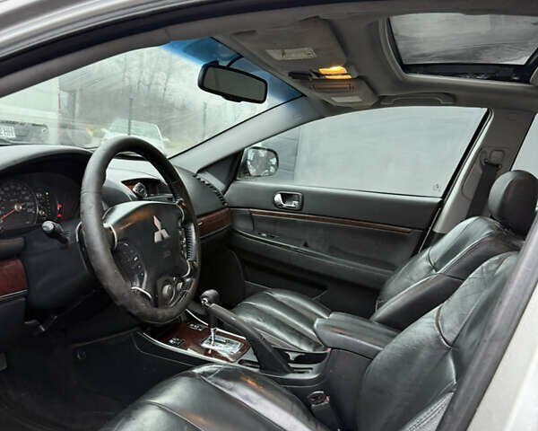 Сірий Міцубісі Галант, об'ємом двигуна 2.38 л та пробігом 303 тис. км за 3800 $, фото 19 на Automoto.ua