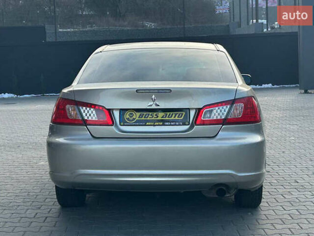 Серый Мицубиси Галант, объемом двигателя 2.4 л и пробегом 285 тыс. км за 6200 $, фото 4 на Automoto.ua