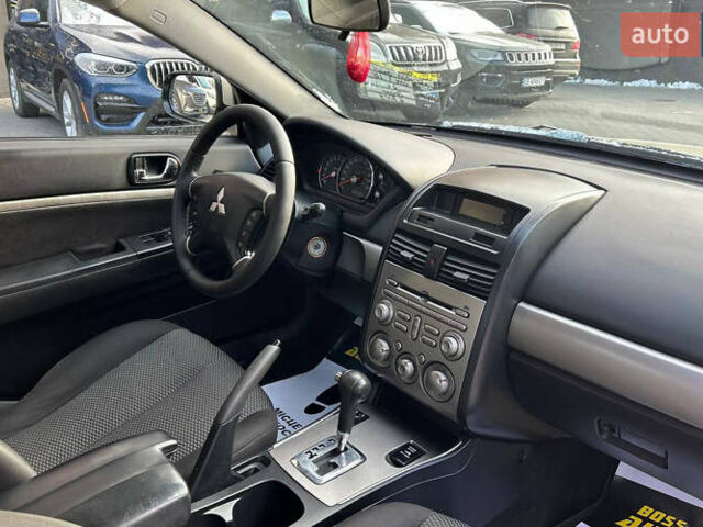 Серый Мицубиси Галант, объемом двигателя 2.4 л и пробегом 285 тыс. км за 6200 $, фото 16 на Automoto.ua