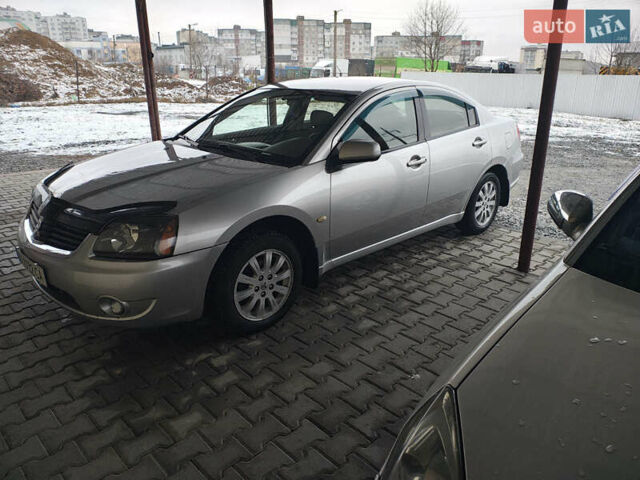 Сірий Міцубісі Галант, об'ємом двигуна 2.38 л та пробігом 352 тис. км за 4600 $, фото 5 на Automoto.ua