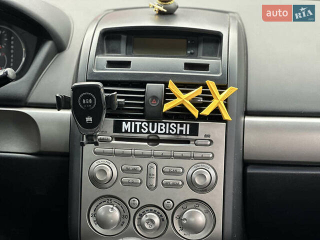 Мицубиси Галант 2009 в Львове на Automoto.ua Серый Мицубиси Галант, объемом двигателя 2.38 л и пробегом 186 тыс. км за 4490 $, фото 14 на Automoto.ua