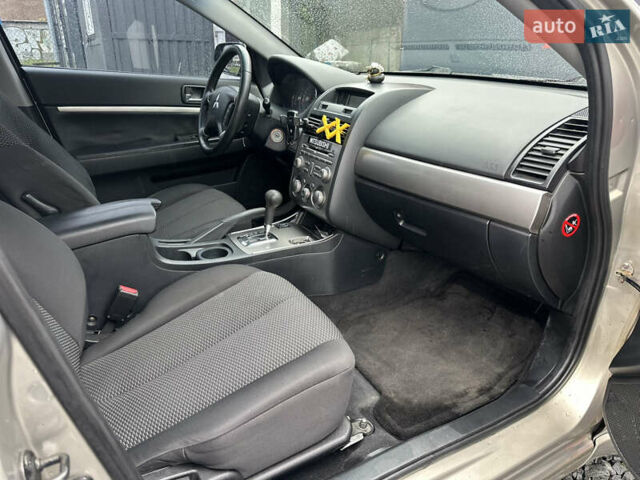 Мицубиси Галант 2009 в Львове на Automoto.ua Серый Мицубиси Галант, объемом двигателя 2.38 л и пробегом 186 тыс. км за 4490 $, фото 10 на Automoto.ua