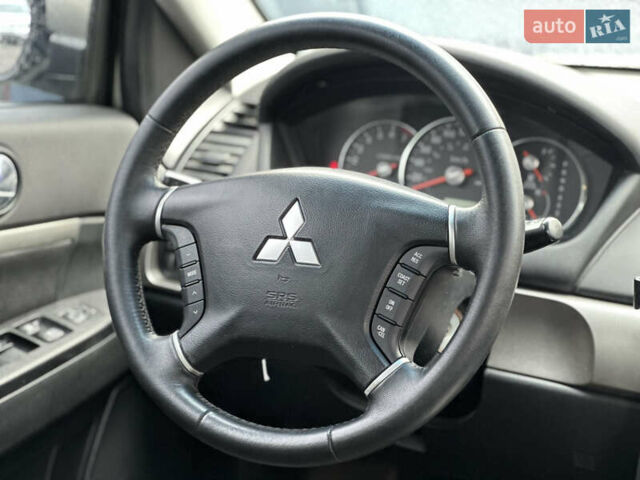 Мицубиси Галант 2009 в Львове на Automoto.ua Серый Мицубиси Галант, объемом двигателя 2.38 л и пробегом 186 тыс. км за 4490 $, фото 13 на Automoto.ua