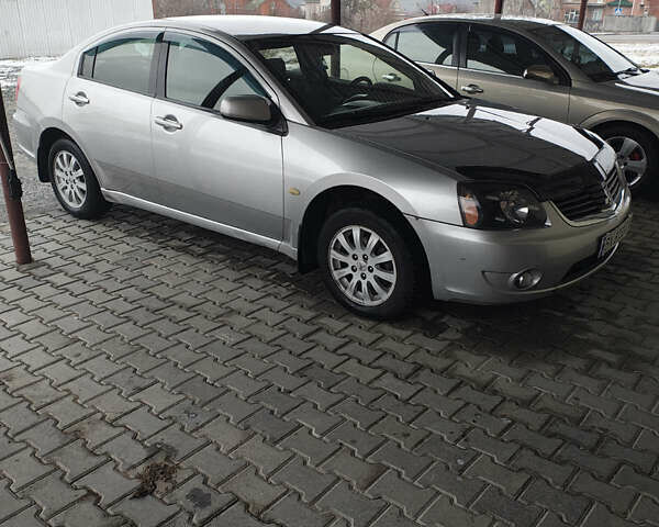 Сірий Міцубісі Галант, об'ємом двигуна 2.38 л та пробігом 352 тис. км за 4600 $, фото 8 на Automoto.ua