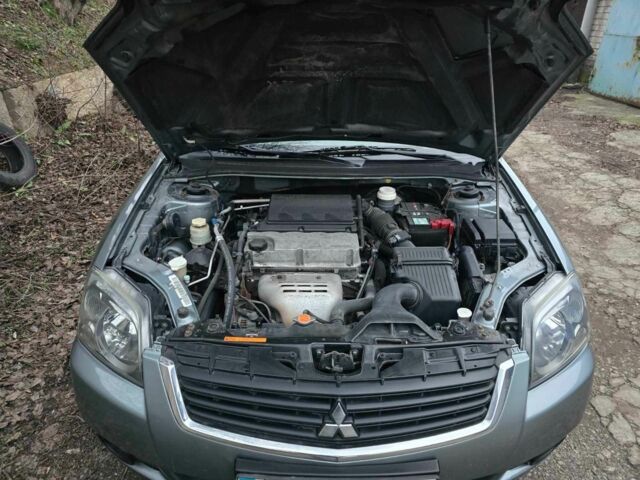 Серый Мицубиси Галант, объемом двигателя 2.4 л и пробегом 182 тыс. км за 6100 $, фото 12 на Automoto.ua