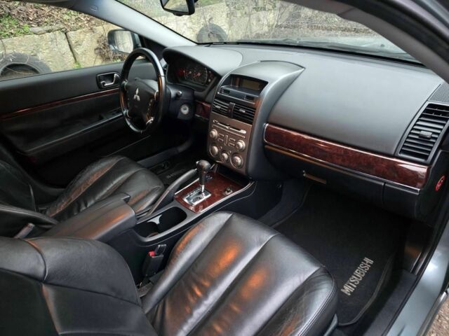 Серый Мицубиси Галант, объемом двигателя 2.4 л и пробегом 182 тыс. км за 6100 $, фото 10 на Automoto.ua