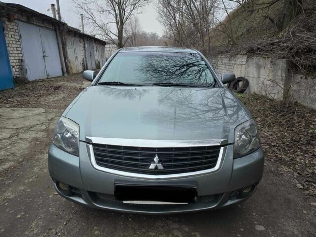 Серый Мицубиси Галант, объемом двигателя 2.4 л и пробегом 182 тыс. км за 6100 $, фото 2 на Automoto.ua