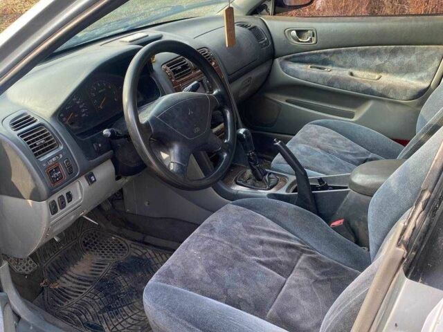 Серый Мицубиси Галант, объемом двигателя 2 л и пробегом 300 тыс. км за 600 $, фото 7 на Automoto.ua