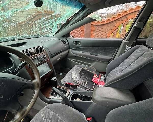 Сірий Міцубісі Галант, об'ємом двигуна 2.5 л та пробігом 400 тис. км за 500 $, фото 2 на Automoto.ua