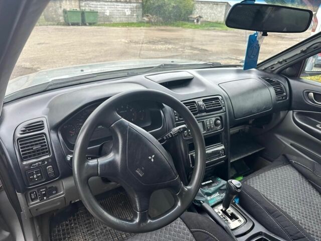 Серый Мицубиси Галант, объемом двигателя 2 л и пробегом 500 тыс. км за 1800 $, фото 7 на Automoto.ua