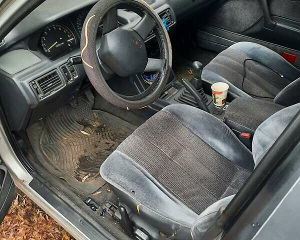 Мицубиси Галант 1989 в Василькове на Automoto.ua Серый Мицубиси Галант, объемом двигателя 2 л и пробегом 350 тыс. км за 1700 $, фото 1 на Automoto.ua