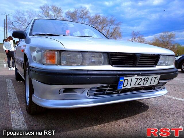 Серый Мицубиси Галант, объемом двигателя 2 л и пробегом 329 тыс. км за 1500 $, фото 1 на Automoto.ua