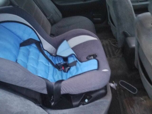 Синий Мицубиси Галант, объемом двигателя 1.8 л и пробегом 300 тыс. км за 1900 $, фото 1 на Automoto.ua