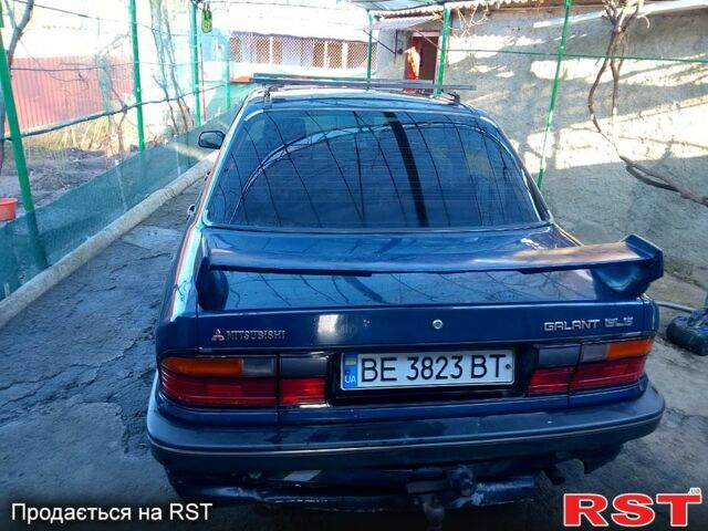 Синий Мицубиси Галант, объемом двигателя 1.8 л и пробегом 128 тыс. км за 1300 $, фото 3 на Automoto.ua