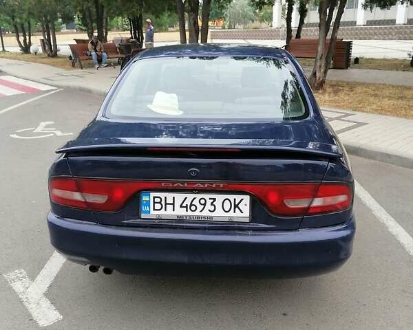 Синий Мицубиси Галант, объемом двигателя 1.8 л и пробегом 236 тыс. км за 2500 $, фото 3 на Automoto.ua