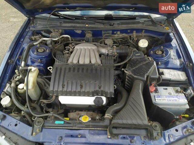 Синий Мицубиси Галант, объемом двигателя 2.5 л и пробегом 300 тыс. км за 3700 $, фото 6 на Automoto.ua