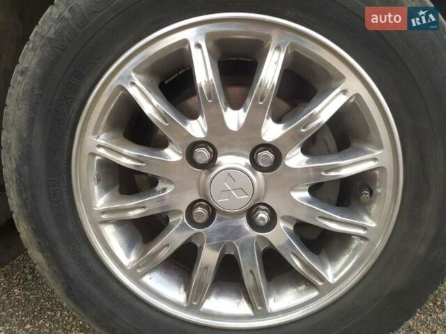 Синий Мицубиси Галант, объемом двигателя 2.5 л и пробегом 300 тыс. км за 3700 $, фото 20 на Automoto.ua