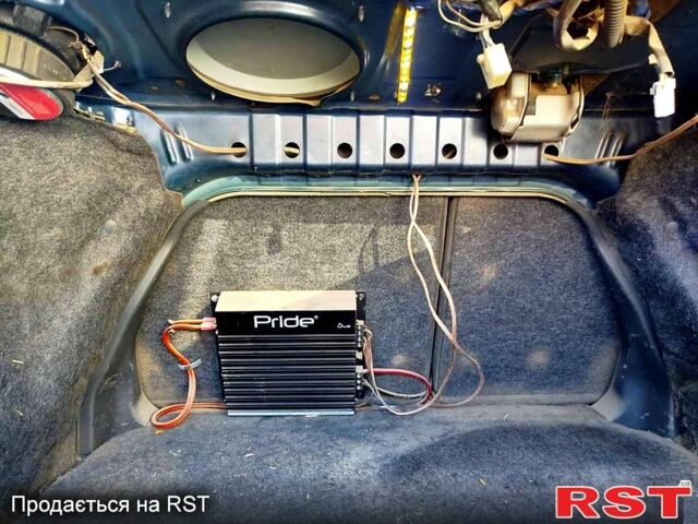 Синий Мицубиси Галант, объемом двигателя 2 л и пробегом 295 тыс. км за 2700 $, фото 6 на Automoto.ua