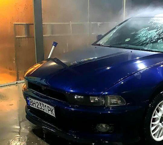 Синий Мицубиси Галант, объемом двигателя 2 л и пробегом 295 тыс. км за 2700 $, фото 1 на Automoto.ua