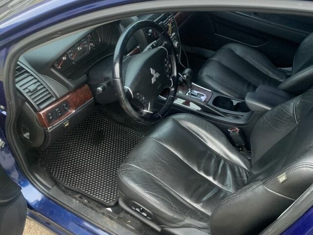 Синий Мицубиси Галант, объемом двигателя 2.4 л и пробегом 280 тыс. км за 3500 $, фото 1 на Automoto.ua