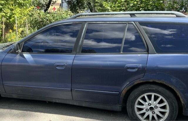 Синий Мицубиси Галант, объемом двигателя 2.5 л и пробегом 320 тыс. км за 1600 $, фото 3 на Automoto.ua