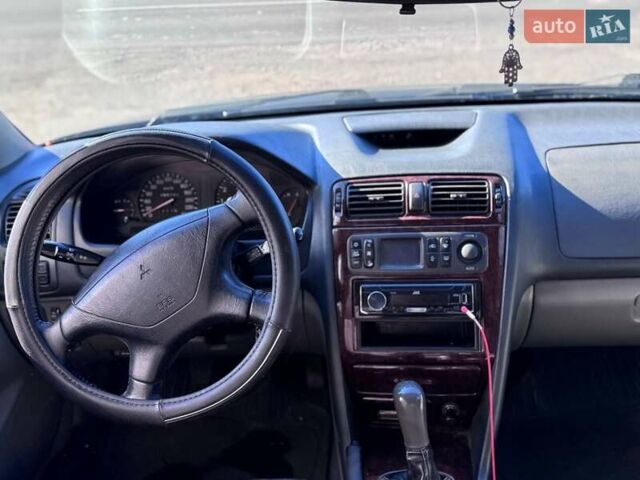 Синий Мицубиси Галант, объемом двигателя 2.5 л и пробегом 390 тыс. км за 2999 $, фото 11 на Automoto.ua