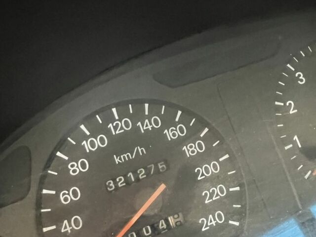 Синий Мицубиси Галант, объемом двигателя 2.5 л и пробегом 321 тыс. км за 1700 $, фото 8 на Automoto.ua