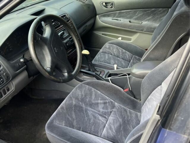 Синий Мицубиси Галант, объемом двигателя 2.5 л и пробегом 320 тыс. км за 1600 $, фото 5 на Automoto.ua