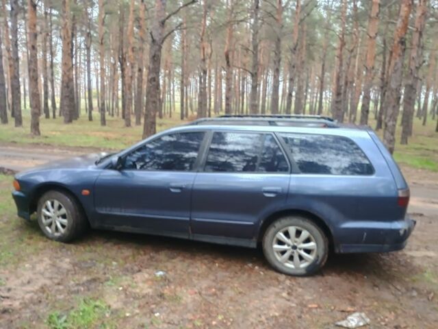 Синий Мицубиси Галант, объемом двигателя 2 л и пробегом 400 тыс. км за 1600 $, фото 5 на Automoto.ua