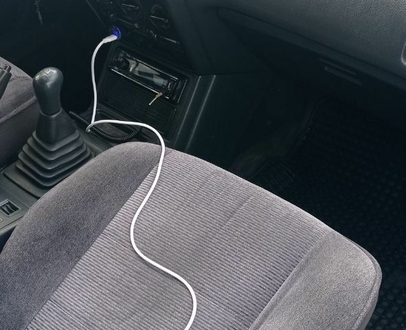 Синий Мицубиси Галант, объемом двигателя 2 л и пробегом 300 тыс. км за 2000 $, фото 5 на Automoto.ua