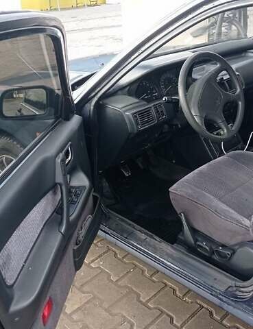 Синий Мицубиси Галант, объемом двигателя 2 л и пробегом 300 тыс. км за 2000 $, фото 3 на Automoto.ua