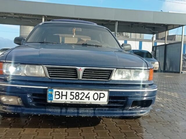 Синий Мицубиси Галант, объемом двигателя 2 л и пробегом 300 тыс. км за 2000 $, фото 3 на Automoto.ua