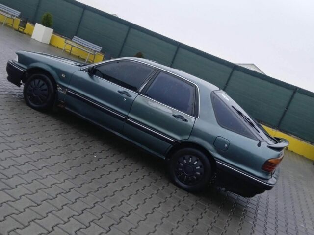 Зеленый Мицубиси Галант, объемом двигателя 1.8 л и пробегом 400 тыс. км за 1000 $, фото 4 на Automoto.ua