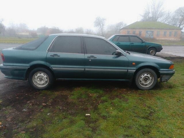 Зеленый Мицубиси Галант, объемом двигателя 0 л и пробегом 580 тыс. км за 942 $, фото 1 на Automoto.ua