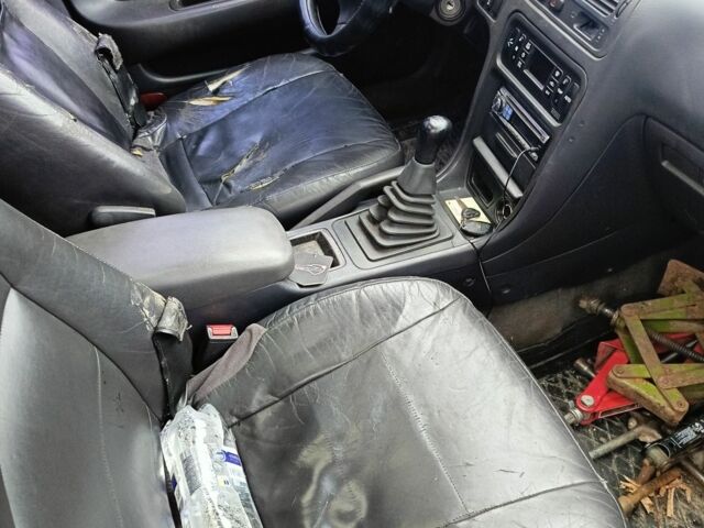 Зеленый Мицубиси Галант, объемом двигателя 2.5 л и пробегом 333 тыс. км за 1000 $, фото 4 на Automoto.ua