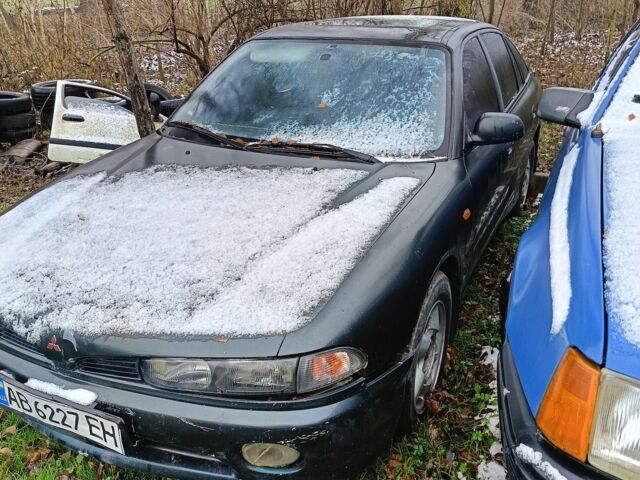 Зеленый Мицубиси Галант, объемом двигателя 2.5 л и пробегом 333 тыс. км за 1000 $, фото 2 на Automoto.ua