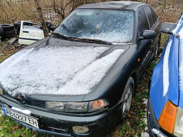 Зеленый Мицубиси Галант, объемом двигателя 2.5 л и пробегом 333 тыс. км за 1000 $, фото 1 на Automoto.ua