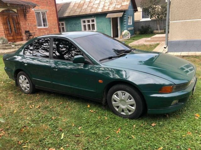 Зеленый Мицубиси Галант, объемом двигателя 2 л и пробегом 350 тыс. км за 2300 $, фото 1 на Automoto.ua