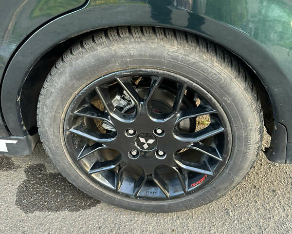 Зелений Міцубісі Галант, об'ємом двигуна 2 л та пробігом 350 тис. км за 3799 $, фото 1 на Automoto.ua