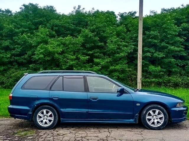 Зеленый Мицубиси Галант, объемом двигателя 2.5 л и пробегом 320 тыс. км за 2200 $, фото 4 на Automoto.ua